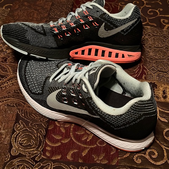 nike air structure 18 women's